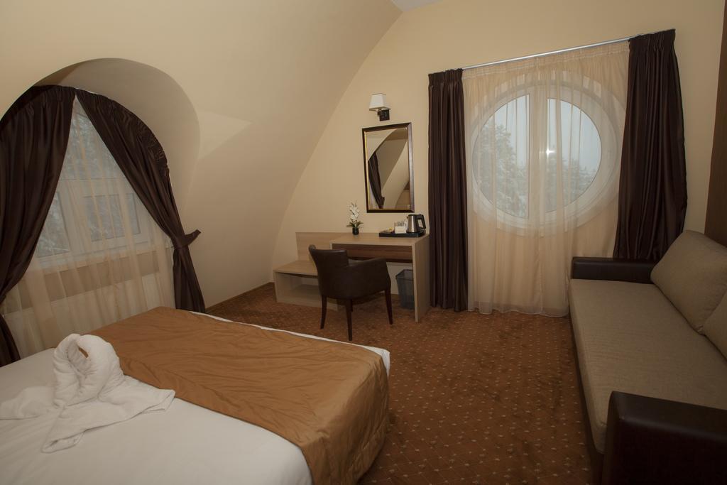 Family Hotel Saint George София Номер фото