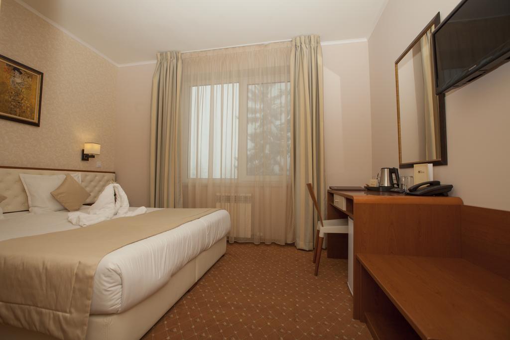 Family Hotel Saint George София Номер фото