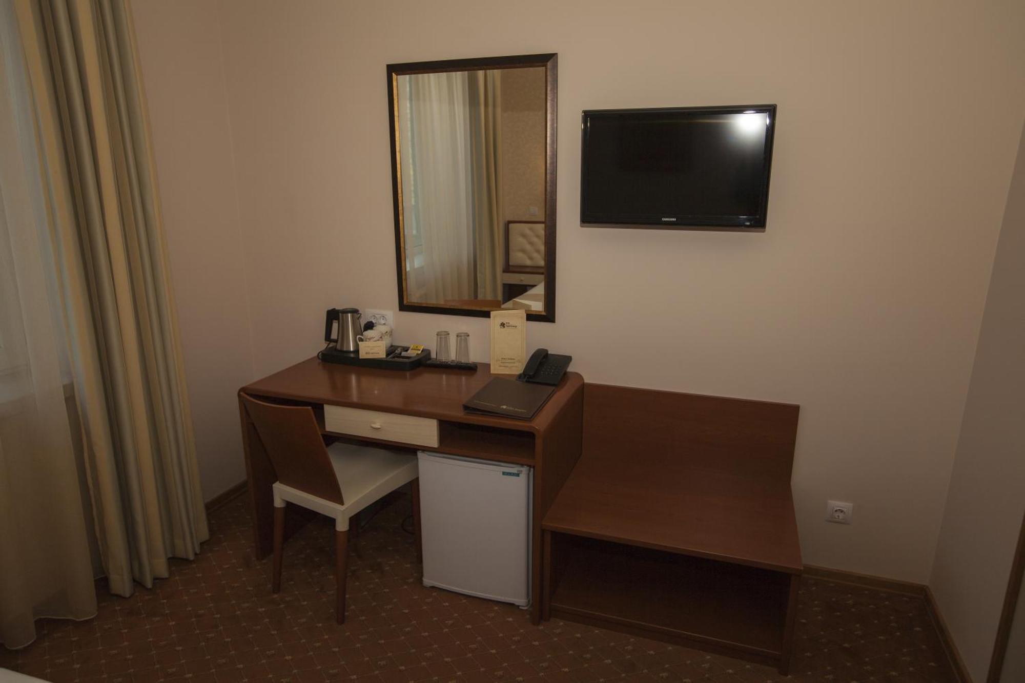 Family Hotel Saint George София Номер фото