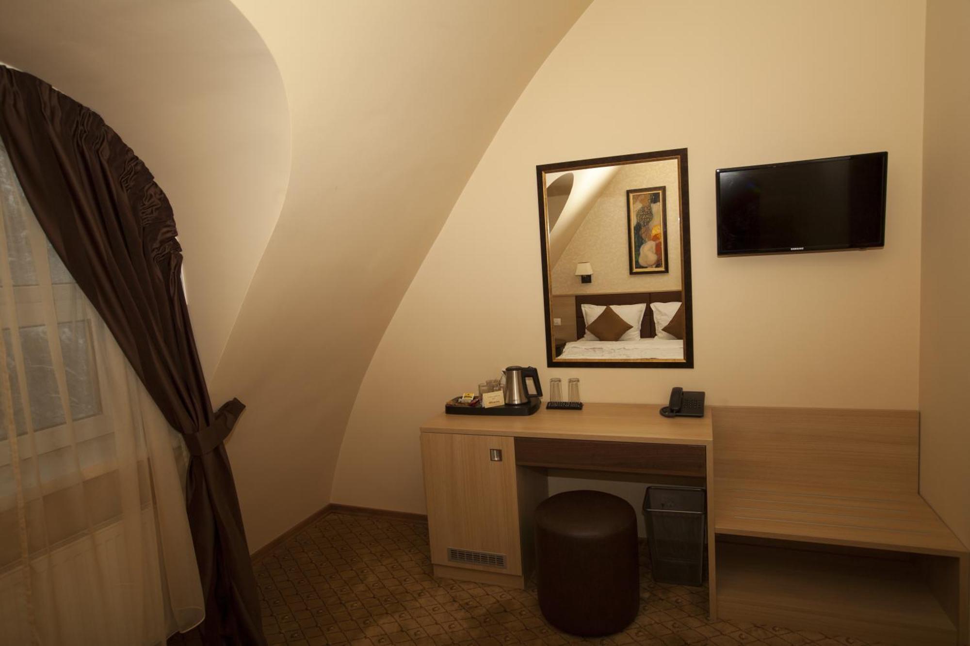 Family Hotel Saint George София Номер фото